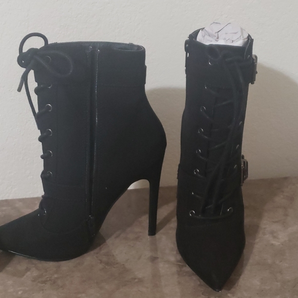 Shoes - Picture 2 of 3